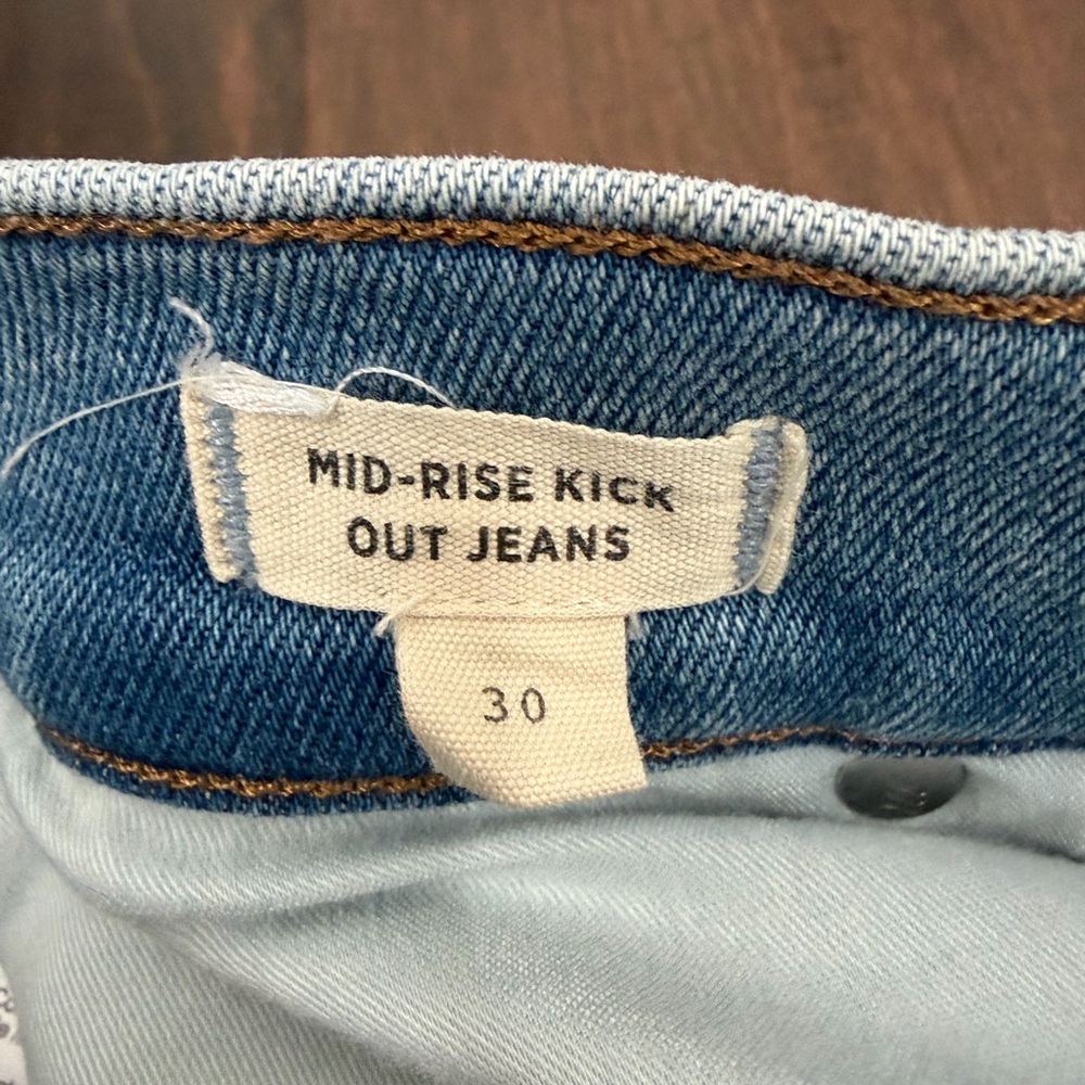 Madewell Mid-Rise Kick Out Jeans Size 30 Light Wash Raw Hem Ankle - Picture 3 of 15